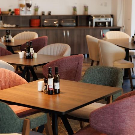 Suru Hotel & Restaurant Buşteni Exteriér fotografie