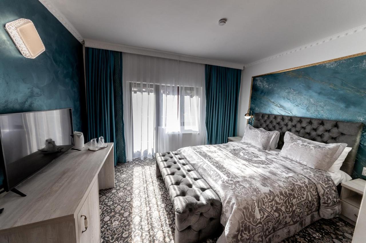 Suru Hotel & Restaurant Buşteni Exteriér fotografie