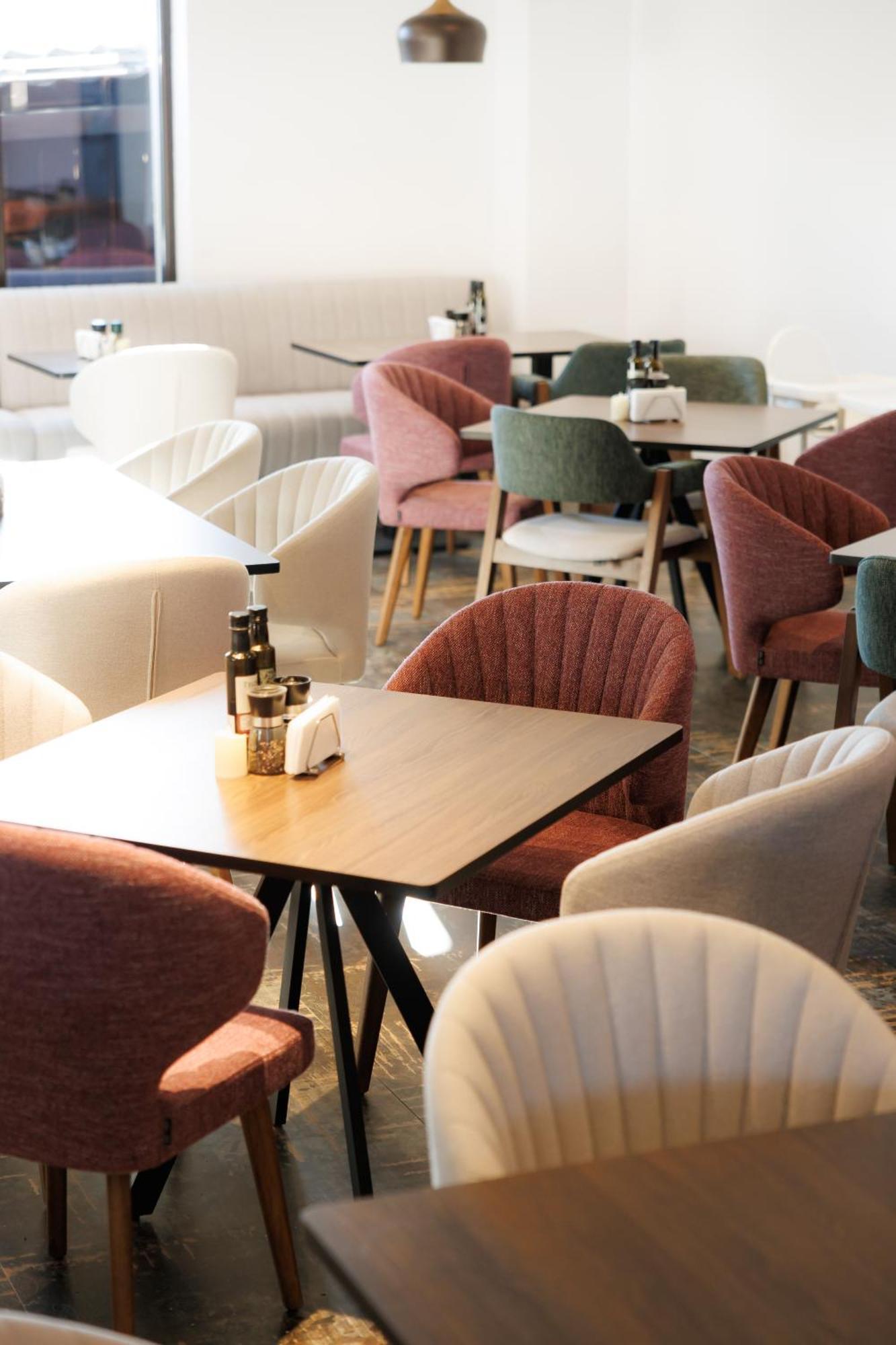 Suru Hotel & Restaurant Buşteni Exteriér fotografie