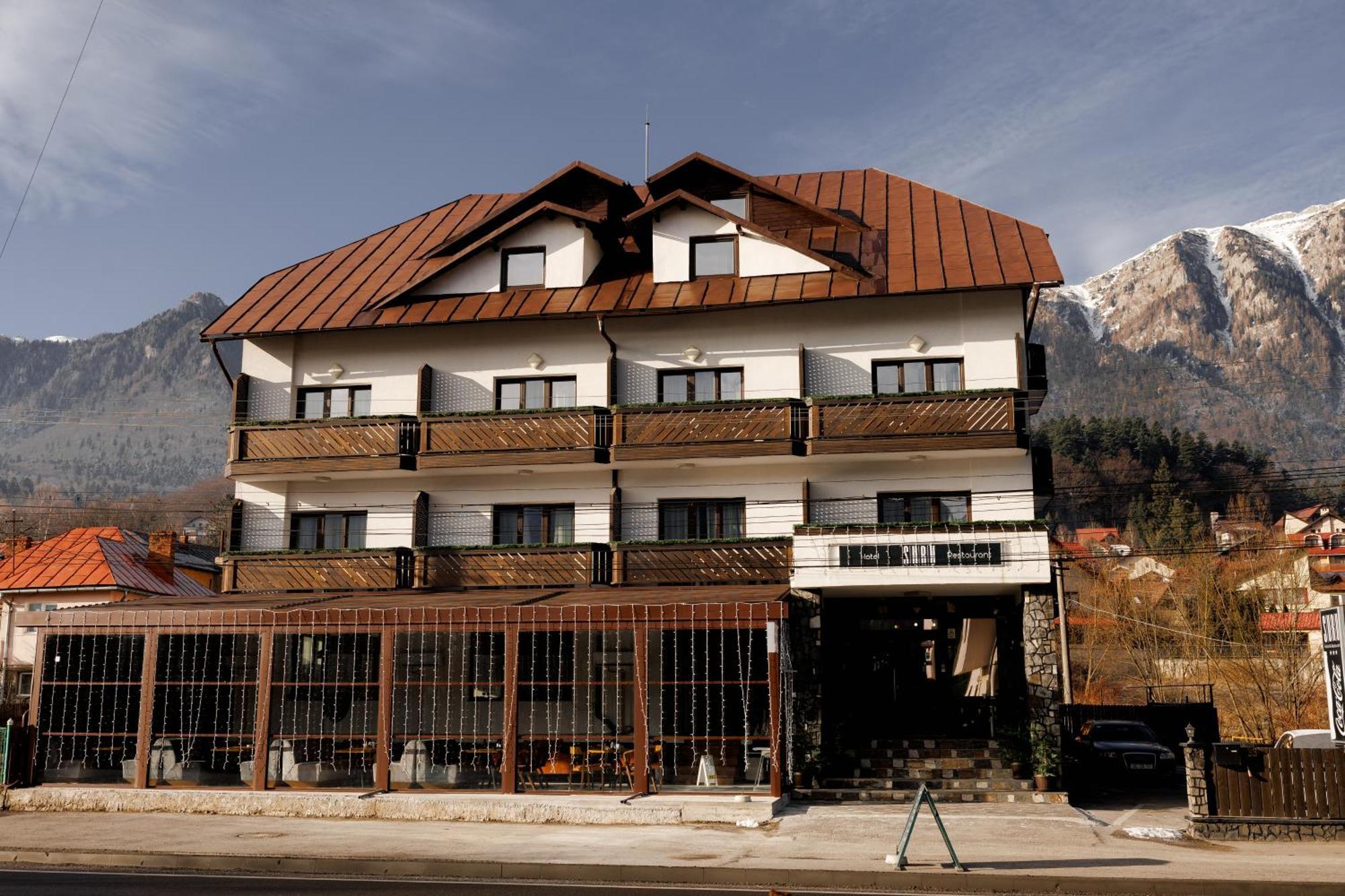 Suru Hotel & Restaurant Buşteni Exteriér fotografie