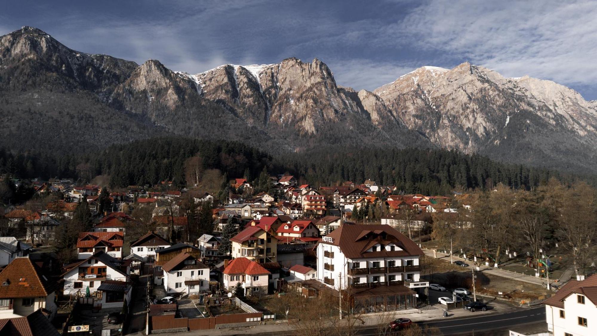 Suru Hotel & Restaurant Buşteni Exteriér fotografie